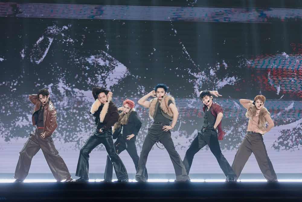 1A.240.Exposure-truyen-thong-spotlight-vietnam-tan-binh-toan-nang-2025