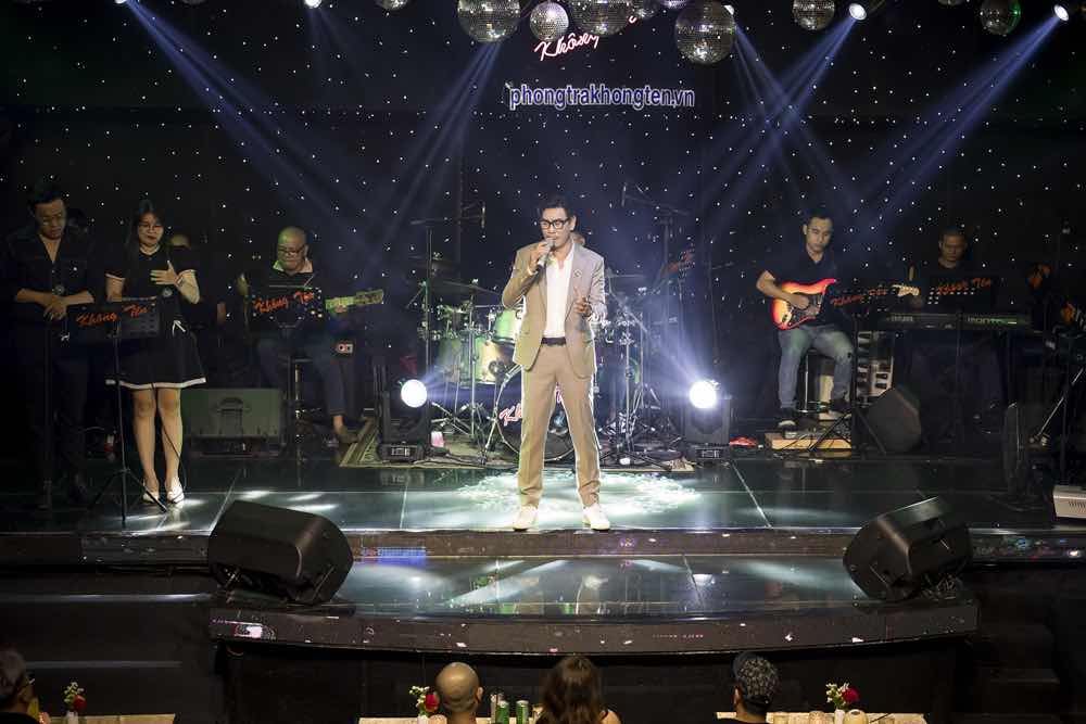 1A.248.ca-si-duy-hung-truyen-thong-spotlight-vietnam-00014