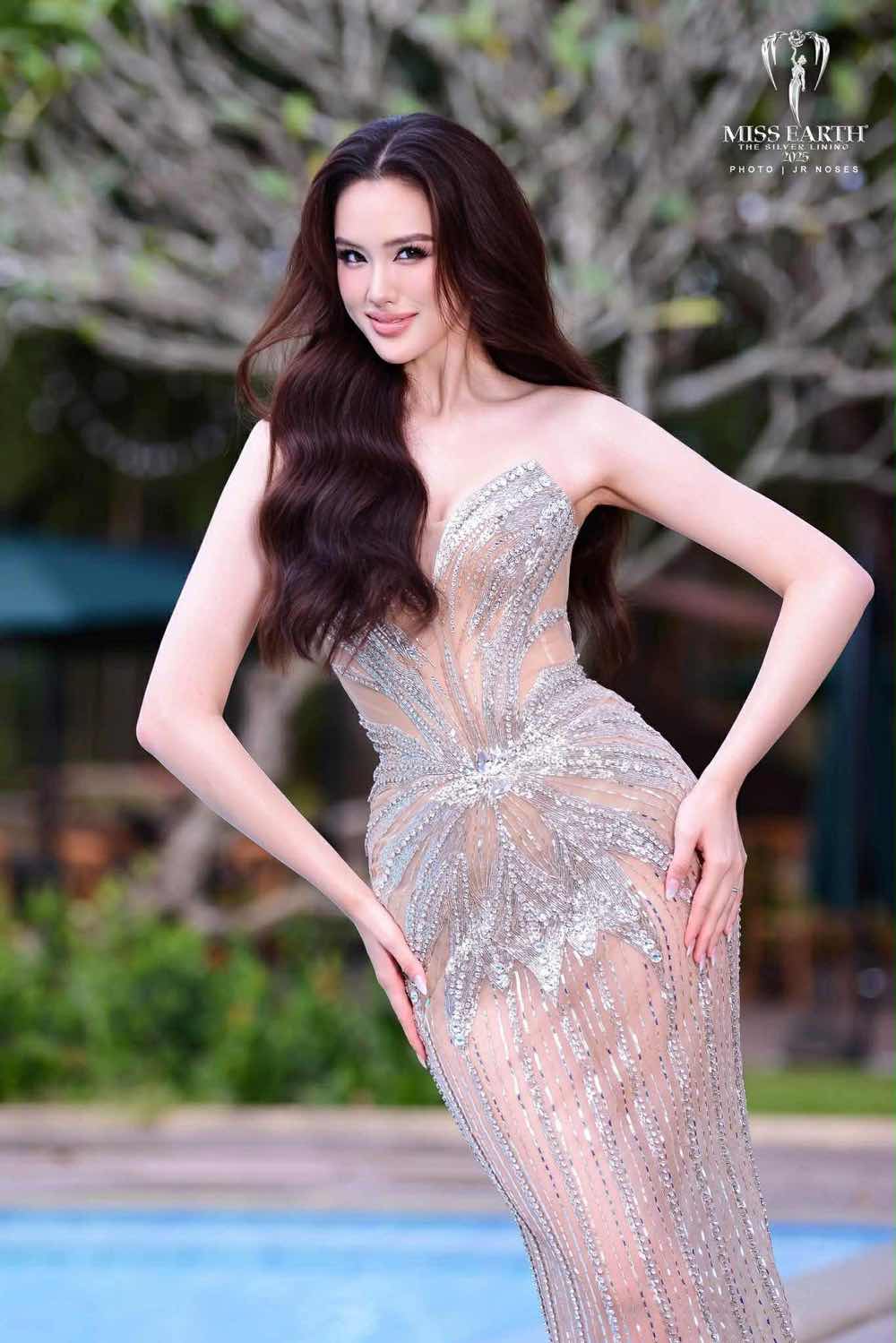 1A.251.trinh-my-anh-miss-earth-2025-truyen-thong-spotlight-vietnam00002