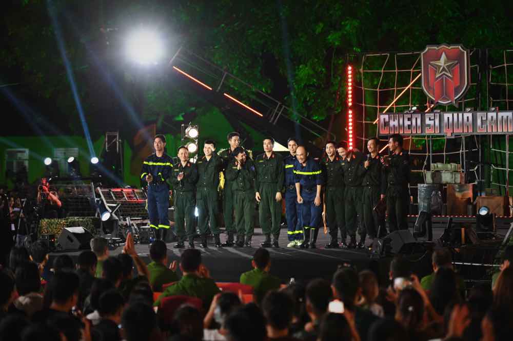 1A.254.chien-si-qua-cam-truyen-thong-spotlight-vietnam00070