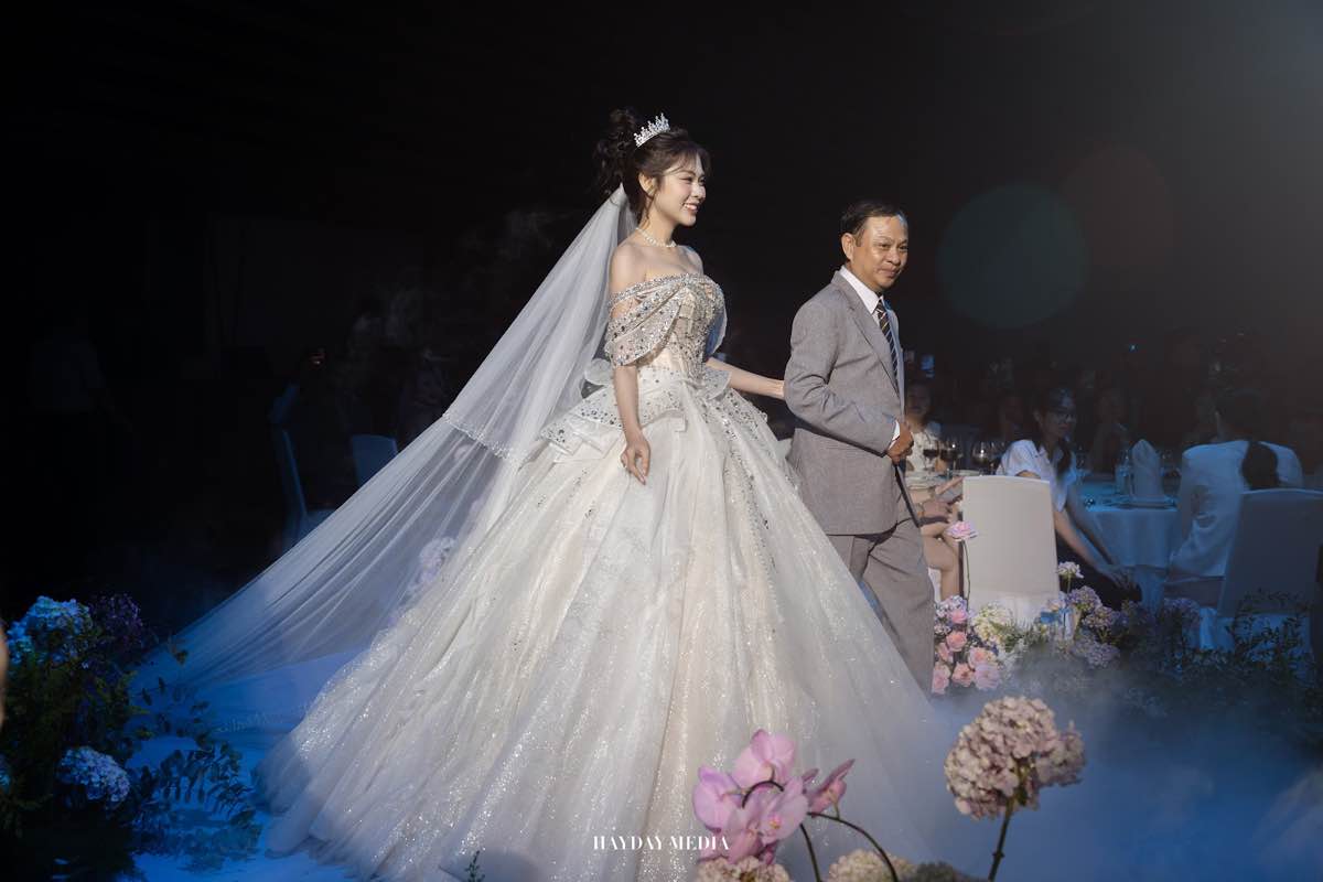 1A.260.a-hau-nguyen-hoang-phuong-uyen-chon-binh-uyen-202500006