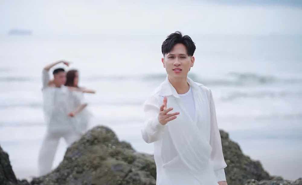 1A.432.nguyen-vu-say-mot-doi-vi-em-truyen-thong-spotlight-vi-em00004