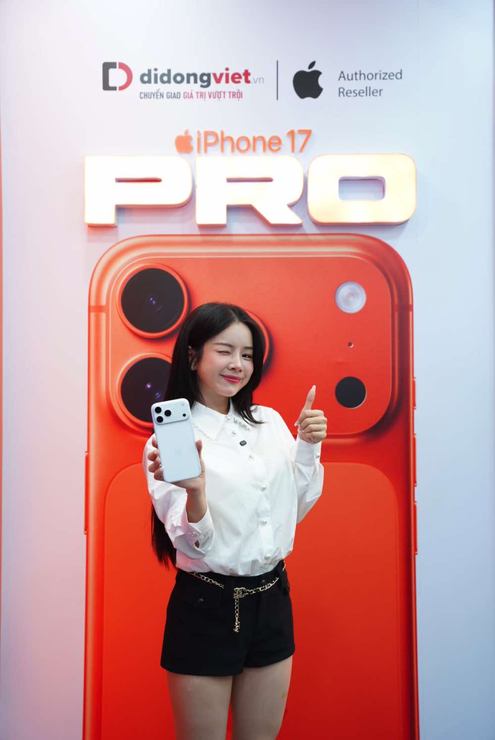 1A.509.di-dong-viet-iphone17-truyen-thong-spotlight-vietnam00009
