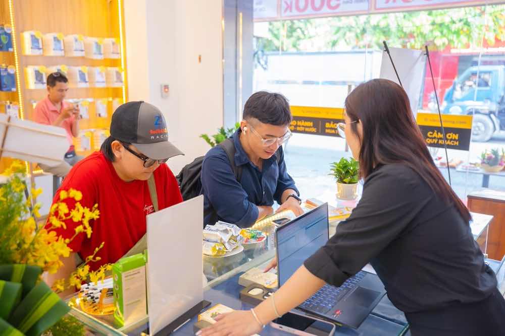 1A.570.di-dong-viet-spotlight-vietnam00005