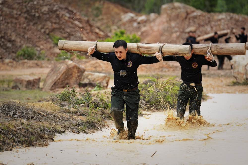 1A.578.chien-si-qau-cam-tap-7-truyen-thong-spotlight-vietnam07-09-2025 luc 091436 2