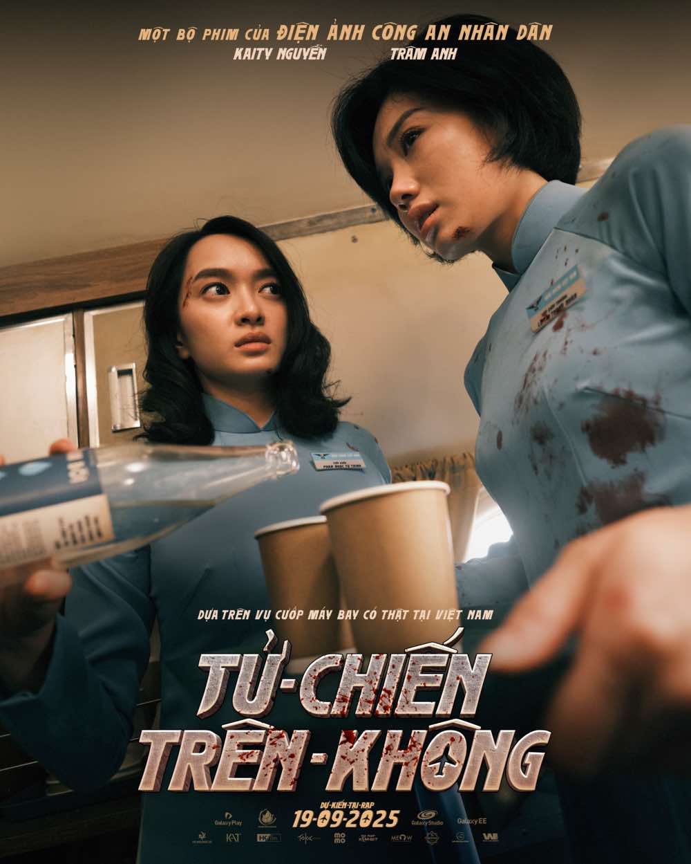 1A.618.TU-CHIEN-TREN-KHONG-spotlight-vietnam6