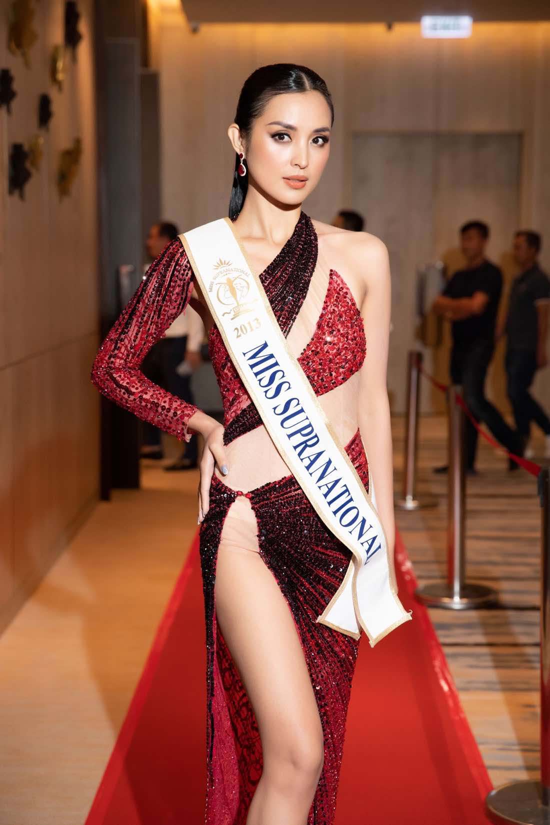 1A.661.5 - Hoa hau Sieu quoc gia 2013 Mutya Johanna Datul giam khao quoc te đen tu Philippines-hoa-hau-doanh-nhan-hoan-vu-2025