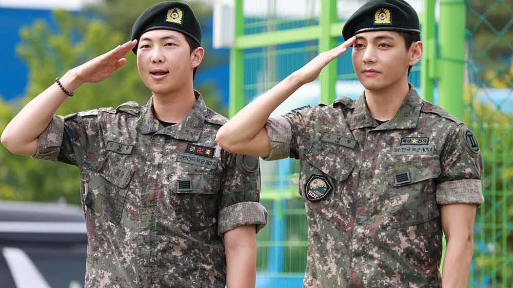 1A.695.BTS-member-in-army-spotlight-vietnam2