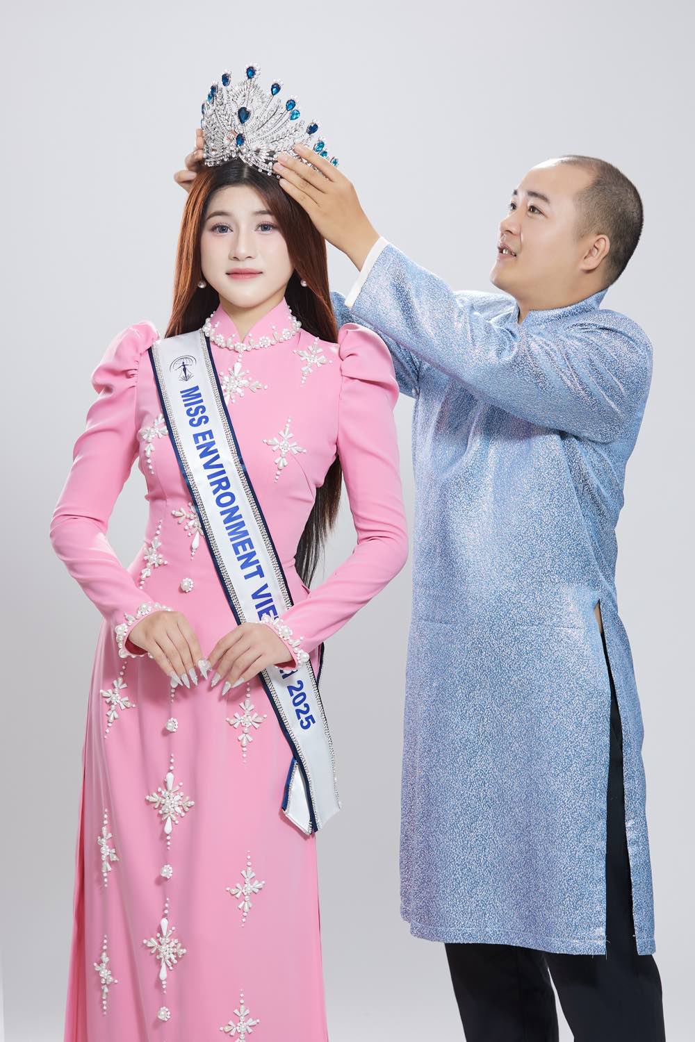 1A.716.hoa-hau-tran-thi-my-linh-dai-su-moi-truong-miss-cosmo-thanh-hoa-spotlight-vietnam-3