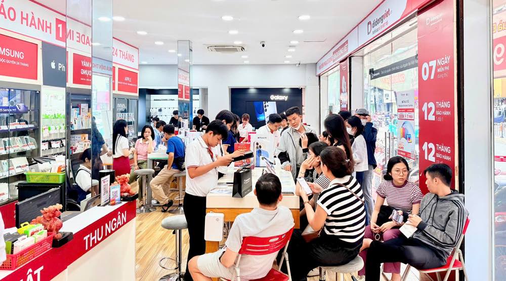 1A.717.di-dong-viet-sale-thu-7-spotlight-vietnam-4