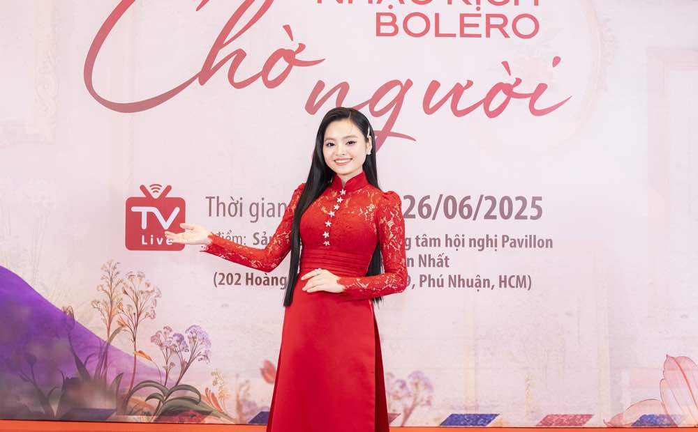 1A.733.nhac-kich-cho-nguoi-to-my-thu-huong-spotlight-vietnam-29