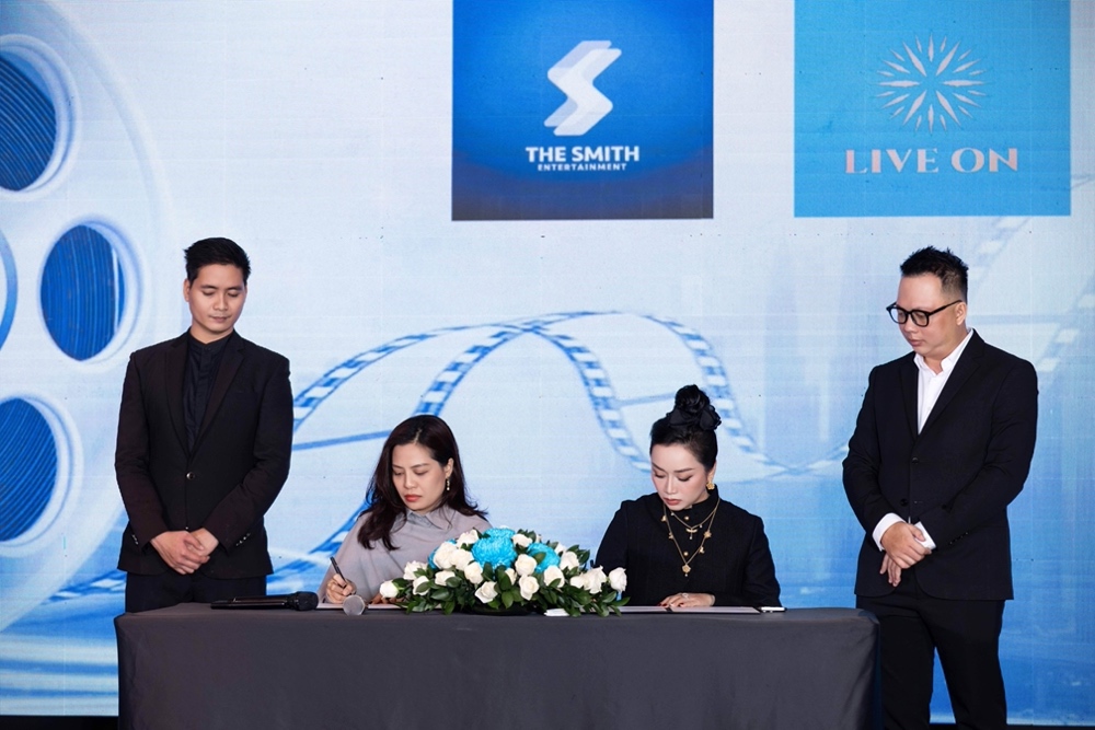 1A.746.cong-ty-the-smith-entertainment-spotlight-vietnam31