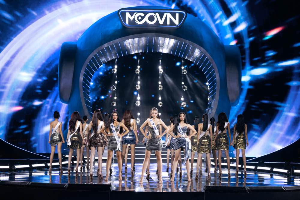 1A.754.minh-nhan-spotlight-vietnam-1