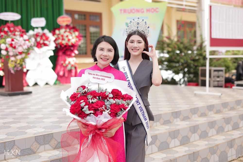 1A.794.hoa-hau-bien-dao-viet-nam-2025-my-linh-spotlight-vietnam11