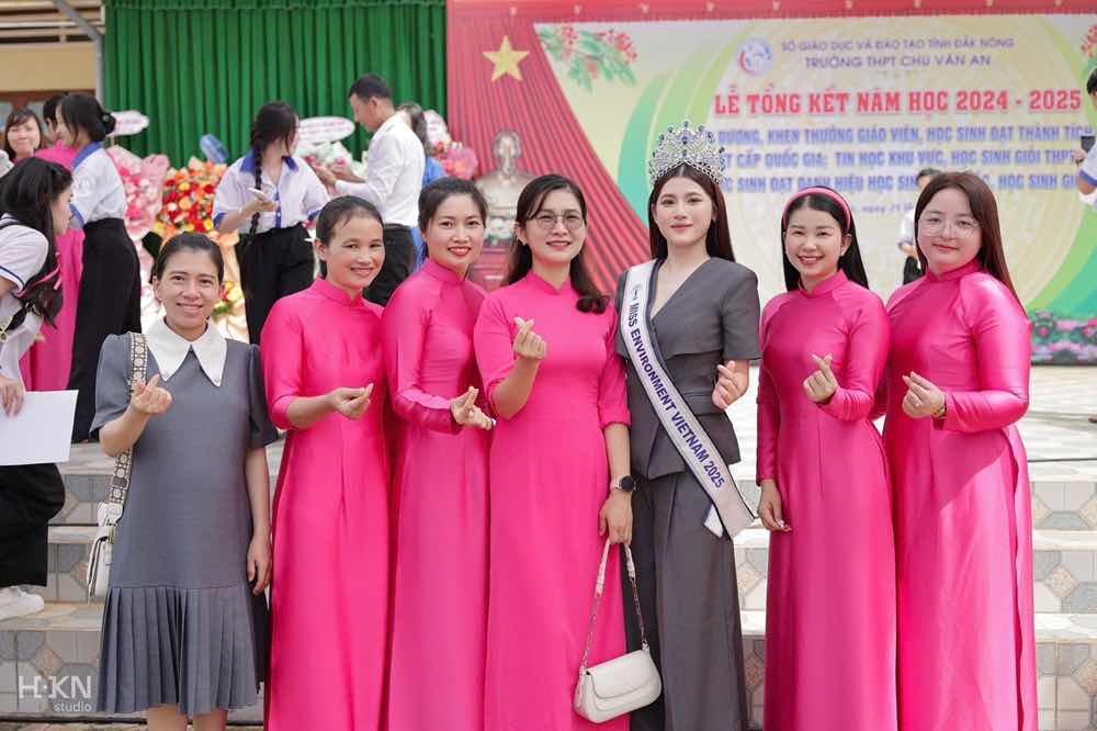 1A.794.hoa-hau-bien-dao-viet-nam-2025-my-linh-spotlight-vietnam14