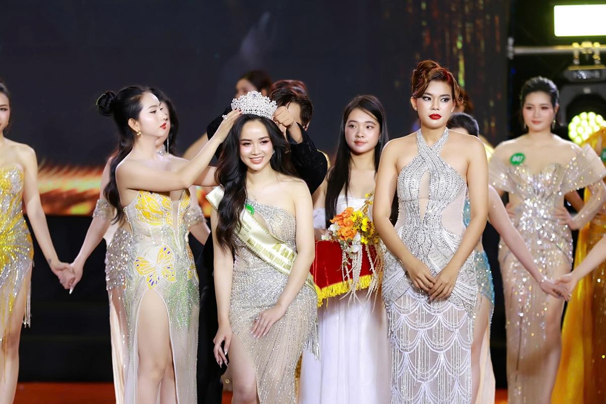 1A.800.a-3-truong-thi-khanh-trang-hoa-hau-doanh-nhan-hoa-binh-toan-cau-2025-spotlight-vietnam
