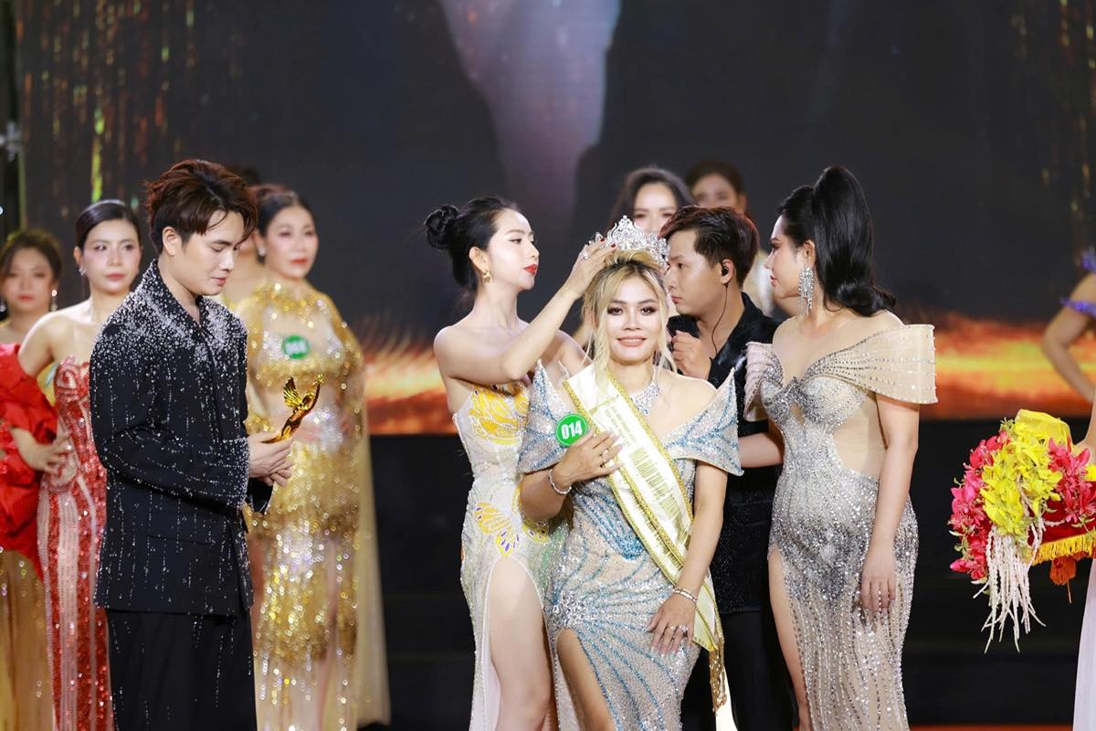 1A.800.lisa-tran-hoa-hau-doanh-nhan-hoa-binh-toan-cau-2025-spotlight-vietnam