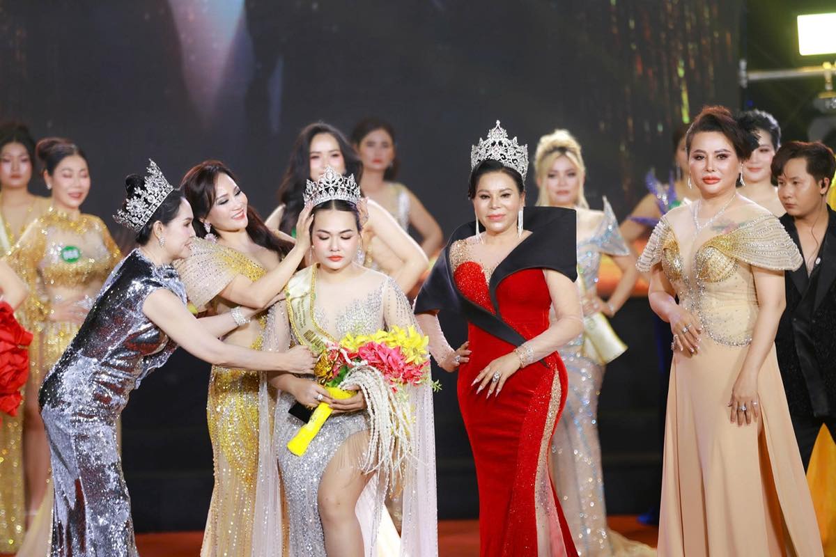 1A.800.nguyen-ngoc-thanh-hoai-hoa-hau-doanh-nhan-hoa-binh-toan-cau-2025-spotlight-vietnam