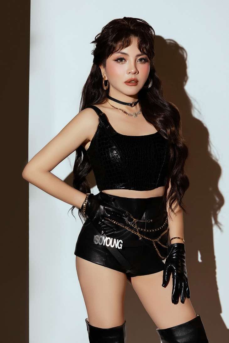 1A.806.ca-si-quynh-nhu-hai-ngoai-spotlight-vietnam7