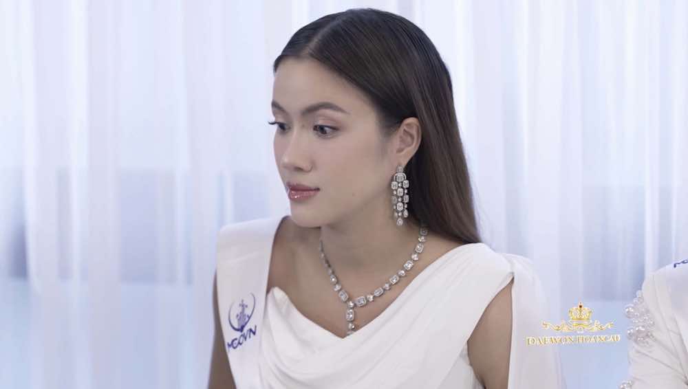1A.809.a-hau-truong-quy-minh-nhan-cosmo-2025-spotlight-vietnam5
