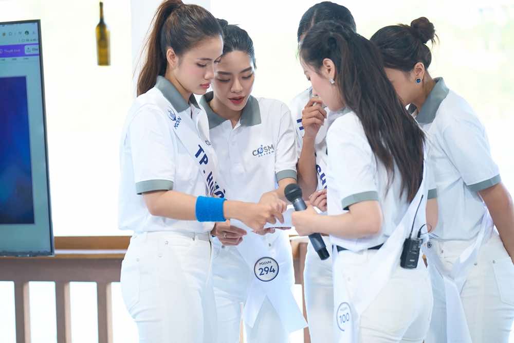1A.809.a-hau-truong-quy-minh-nhan-cosmo-2025-spotlight-vietnam6