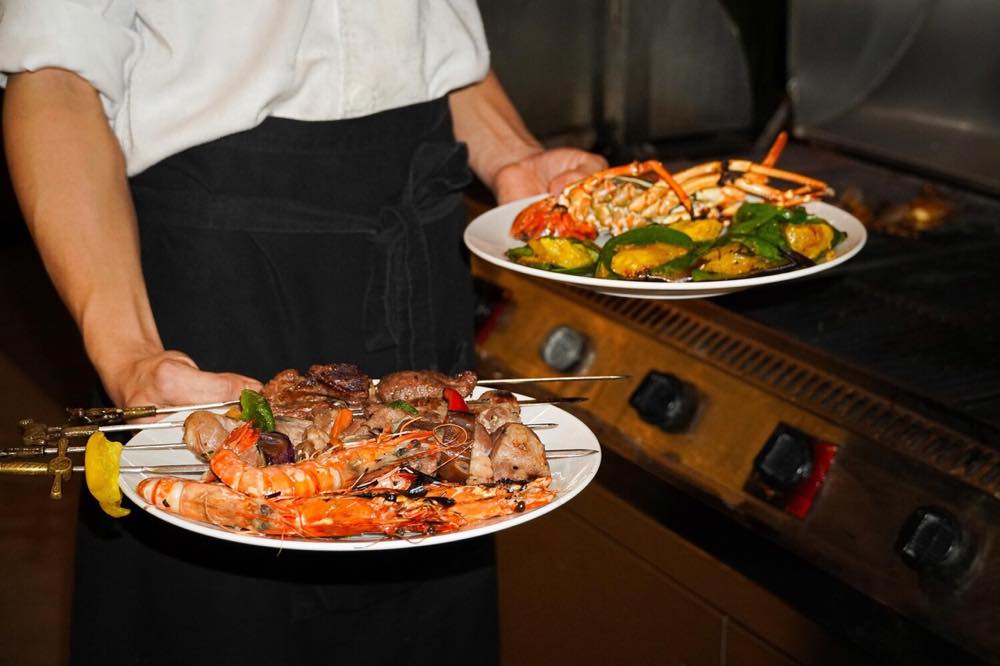 1A.830.sheraton-vietnam-Flame Feast Buffet-truyen-thong-spotlight-vietnam