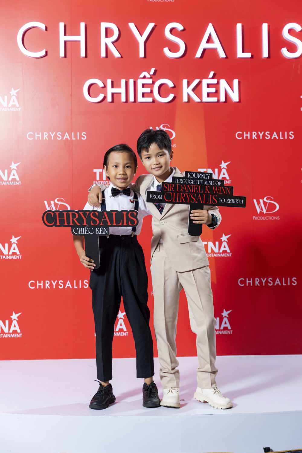 1A.882.TNA-entertainment-phim-chiec-ken-spotlight-vietnam3