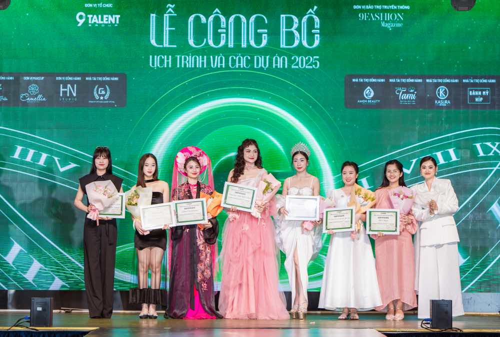 1A.888.9-fashion-show-spotlight-vietnam8