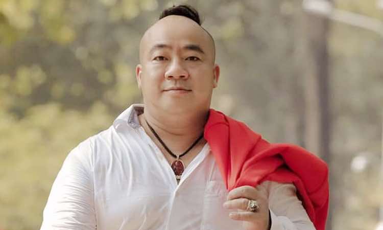 1A.909.9A. Hieu Hienchrysalis-chiec-ken-spotlight-vietnam