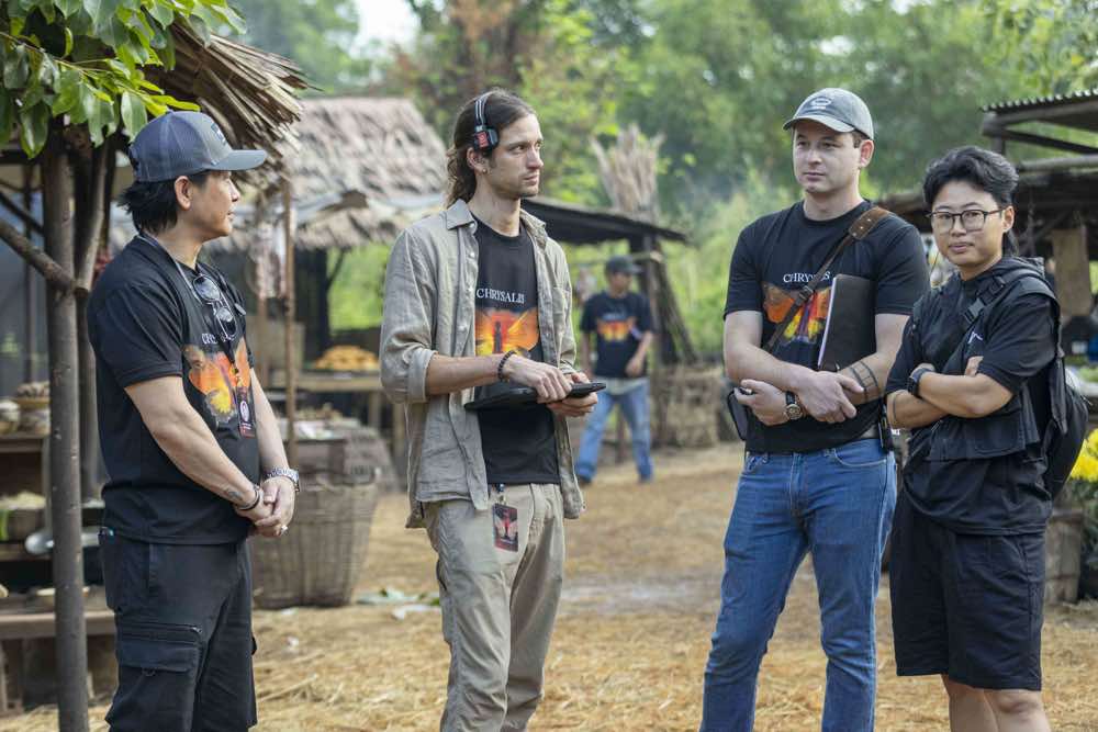 1A.909.DOP Alex Bonelli va Đao dien Jordan Schulzchrysalis-chiec-ken-spotlight-vietnam