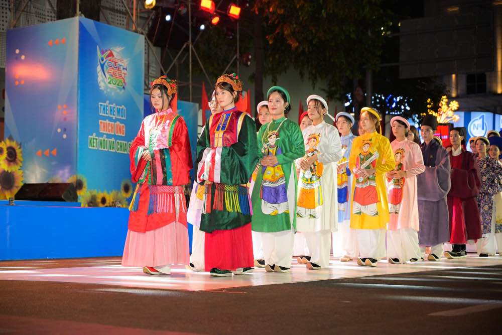 1A.920.toc-xanh-vat-ao-2025-spotlight-vietnam2.jpg