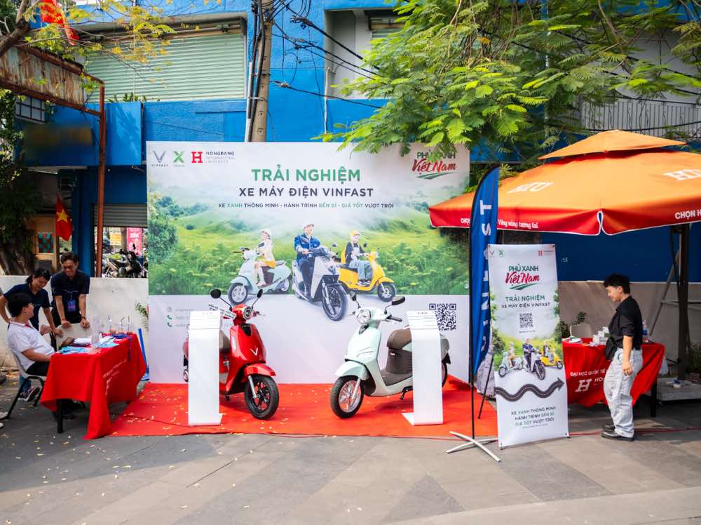 1A.923.xe-xanh-SM-spotlight-vietnam3