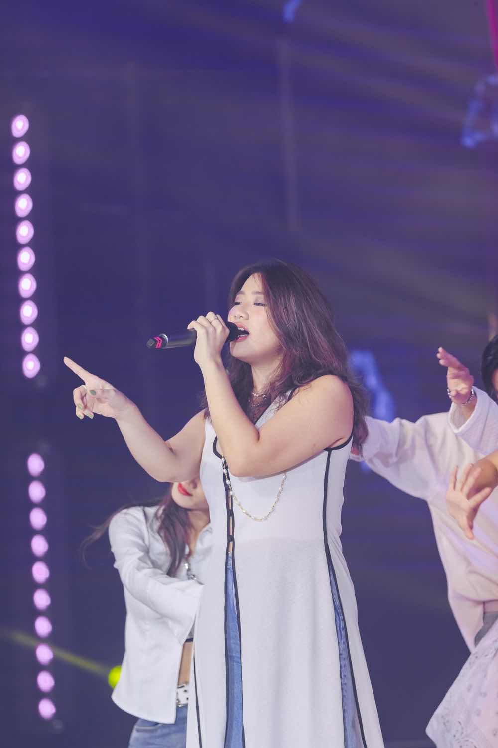 1a.102.tinh-nguoi-giua-bao-lu-4