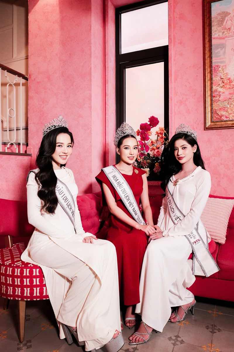 1a.108.top 3 hoa hau du lich viet nam toan cau mua 2 1