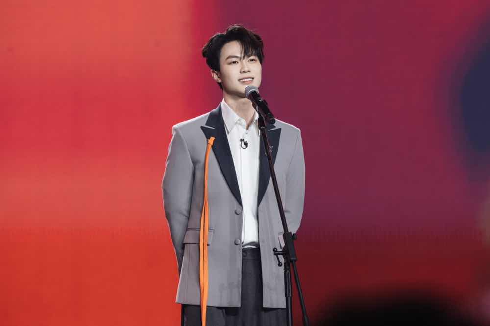 1a.16.Thanh vien nhom UPRIZE - Nghe si Lam Anh