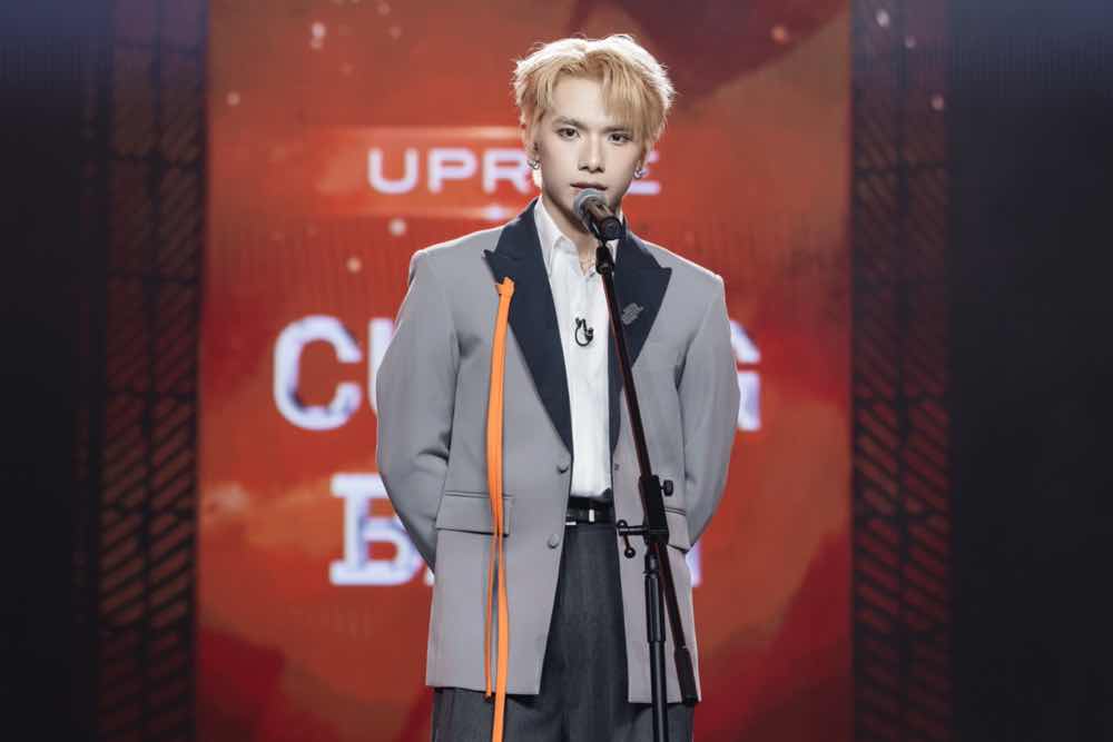 1a.16.Thanh vien nhom UPRIZE  Than tuong quoc dan  voi Top 1 Voting Online - Nghe si Cuong Bach