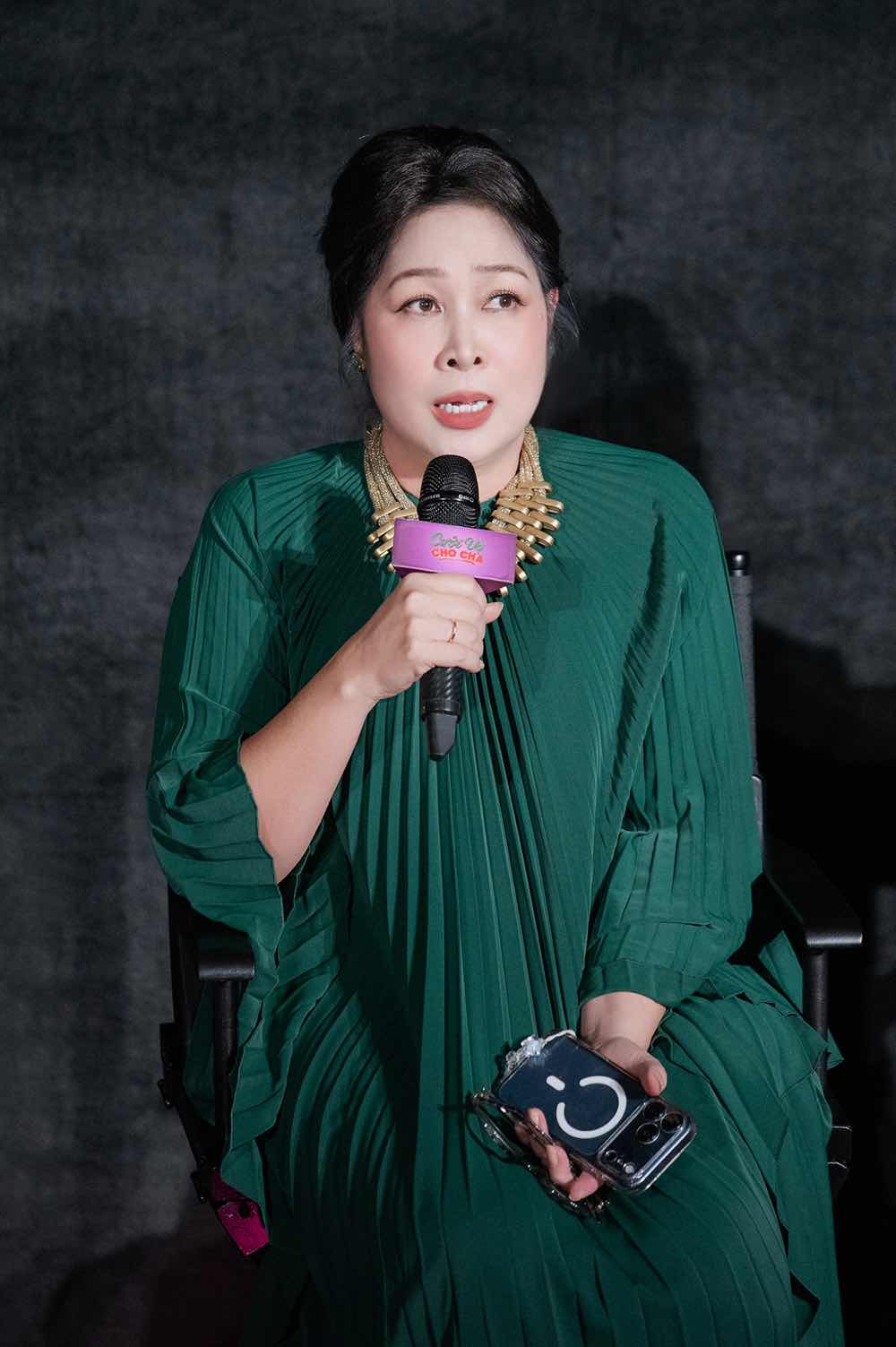 1a.185.cuoi-vo-cho-cha-ra-rap-truyen-thong-spotlight-vietnam-5