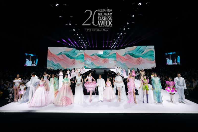 1a.189.trinh-my-anh-viet-nam-fashion-week-truyen-thong-spotlight-vietnam36