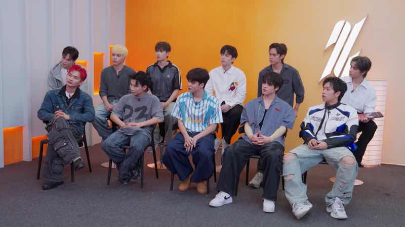 1a.195.Đoi hinh TBTC lang nghe quyet đinh tu NSX Toan nang SOOBIN