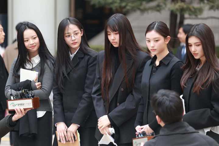 1a.198.newjeans-back-to-hybe-2