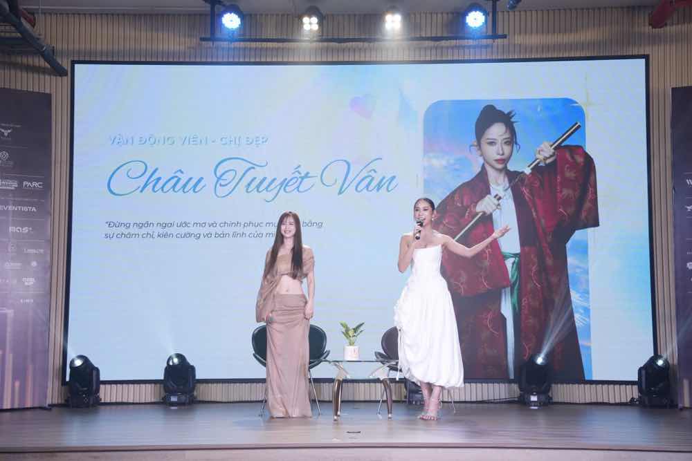 1a.365.chung-ket-miss-mc-2025-nu-mc-tai-sac-truyen-thong-spotlight-vietnam00004