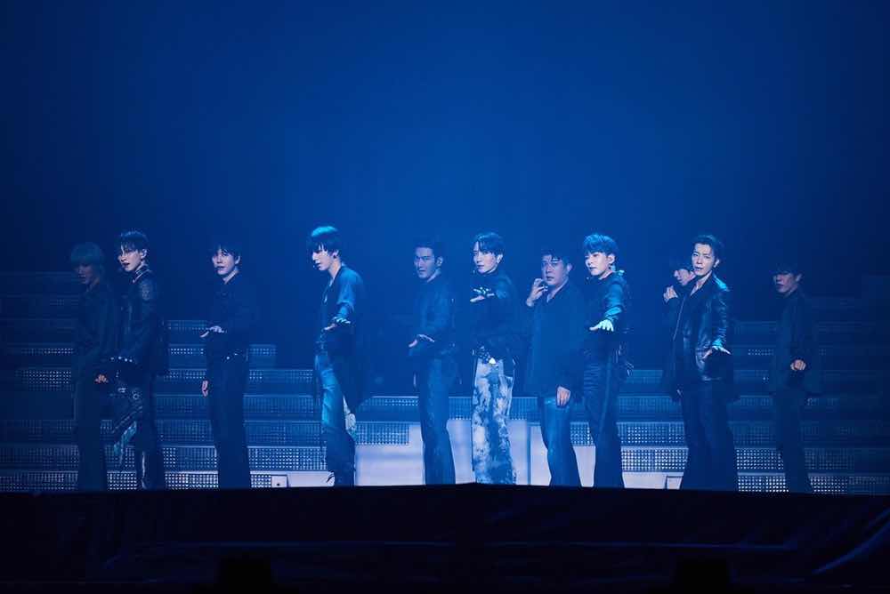 1a.381.super-show-10-super-junior-20-year-truyen-thong-spotlight-vietnam00003