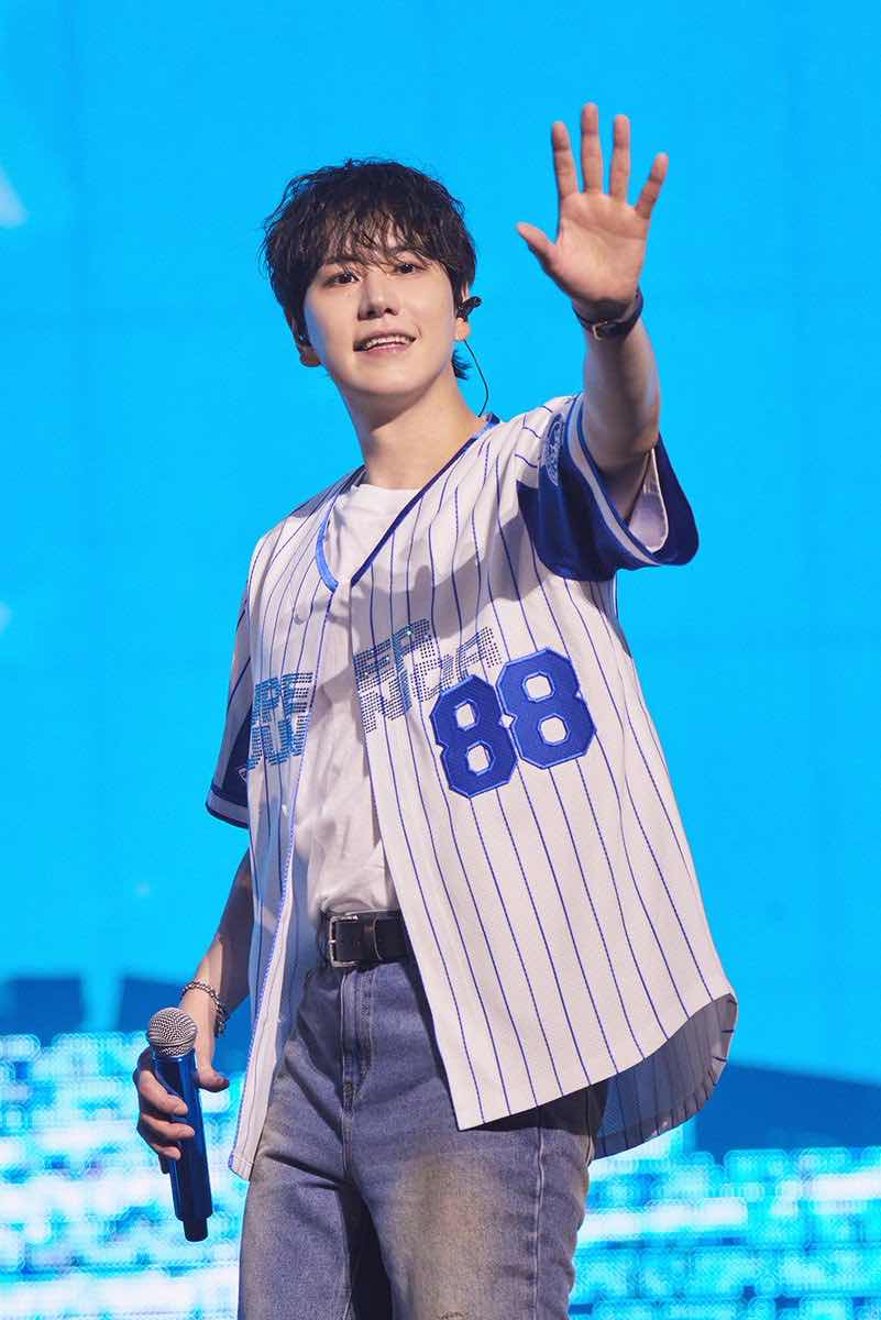1a.382.kyuhyun-super-junior-truyen-thong-spotlight-vietnam00003