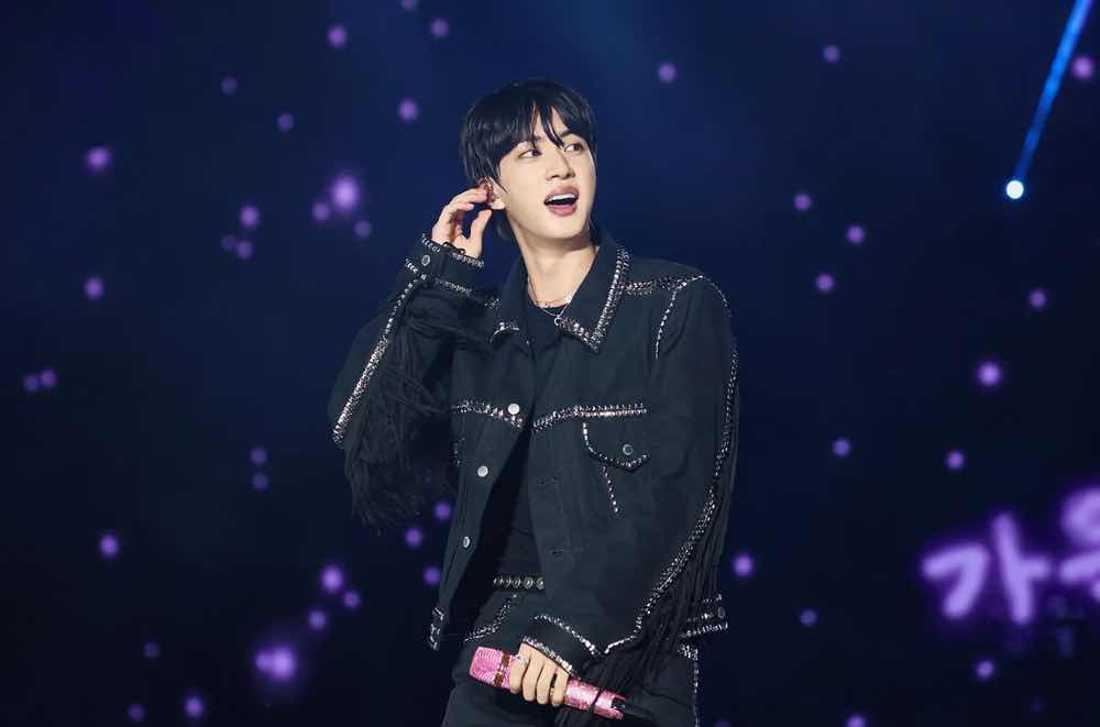 1a.385.kim-seok-jin-bts-truyen-thong-spotlight-vietnam00003.jpg