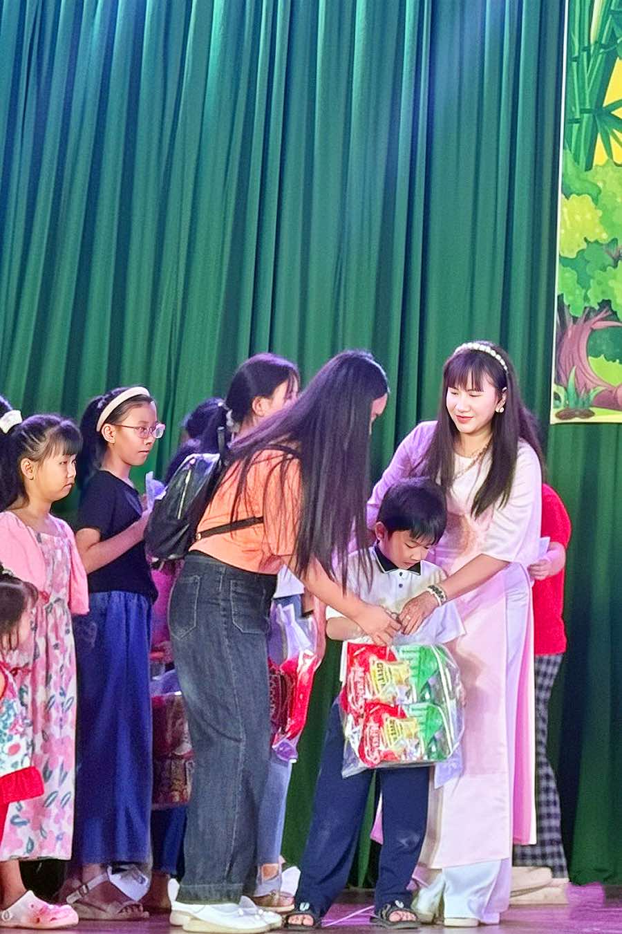 1a.389.anna-yen-phuong-holy-thang-202500004