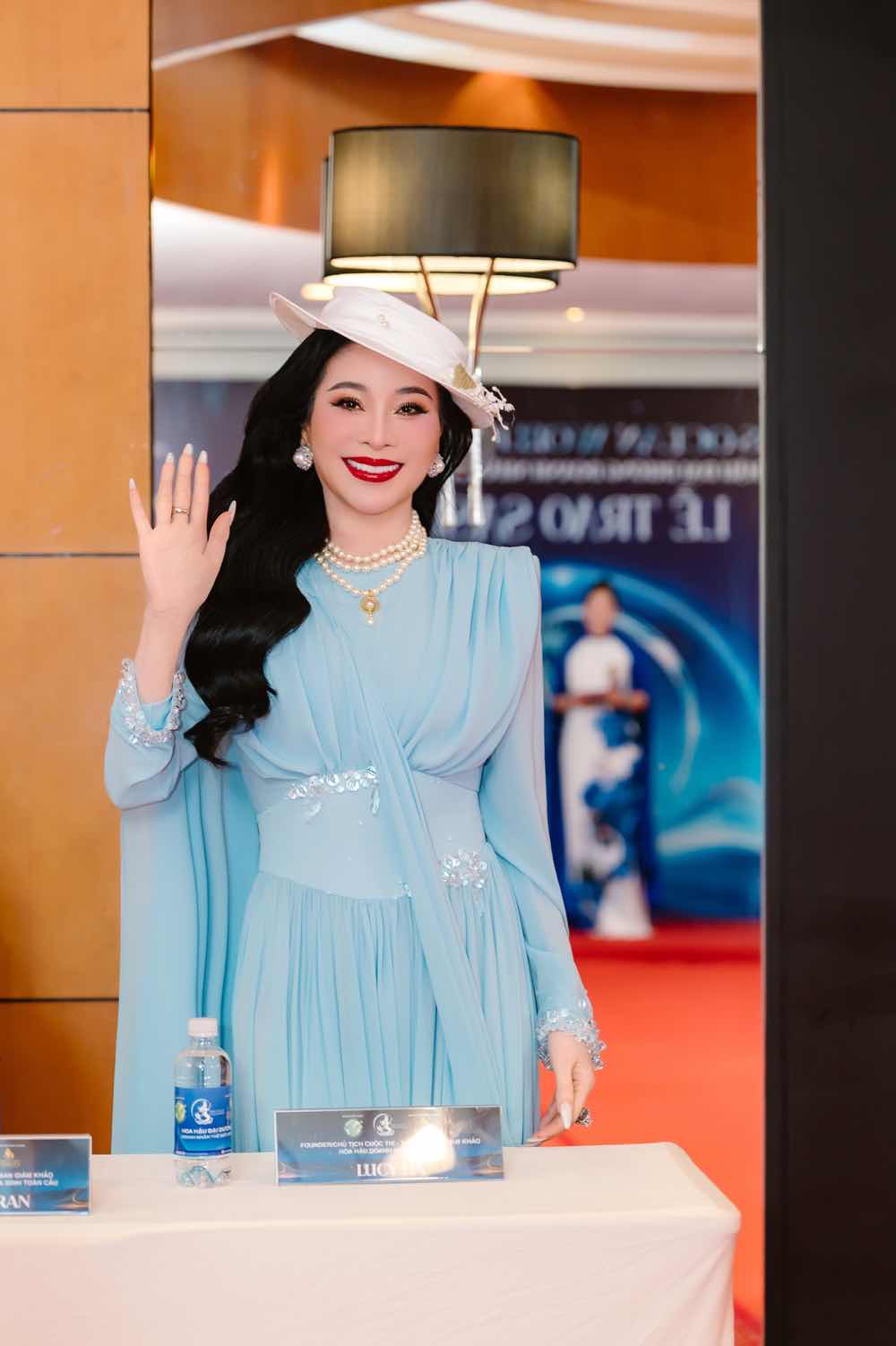 1a.39.thi-sinh-miss-ocean-world-business-2026-truyen-thong-spotlight-vietnam-20