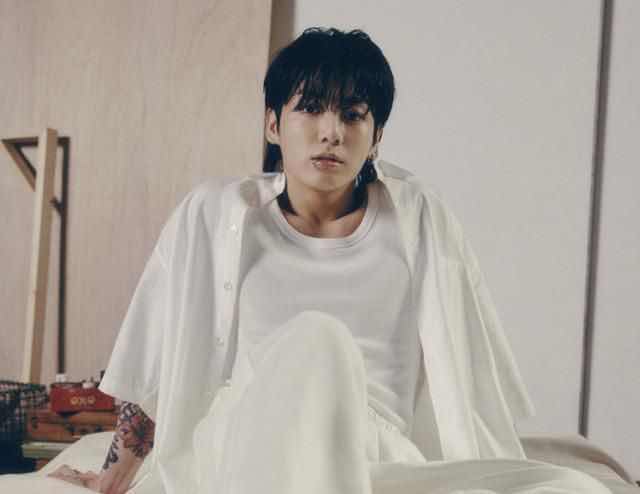 1a.402.jungkook-bts-2025-truyen-thong-spotlight-vietnam