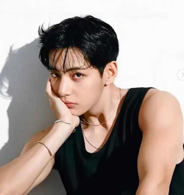 1a.405.v-taehyung-run-diet-comback-2025-truyenthong-spotlight-vietnam00001