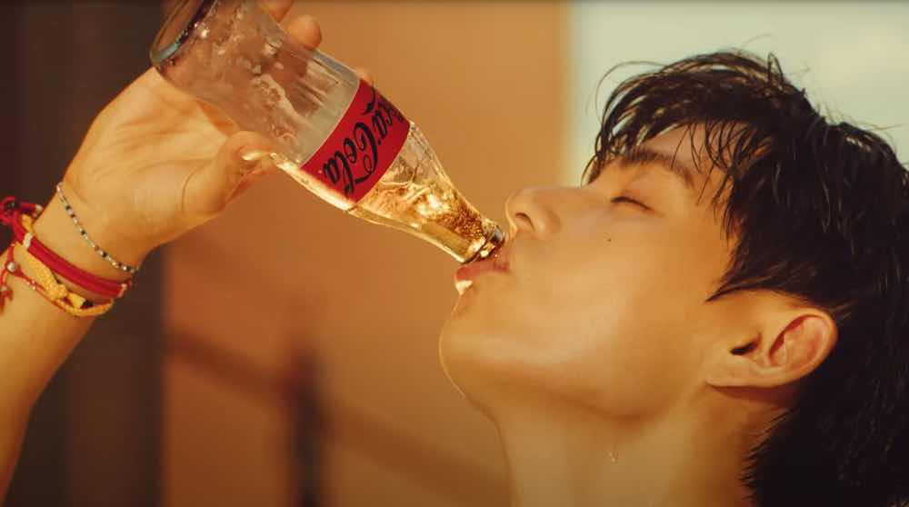 1a.418.v-bts-kim-taehyung-coca-cola-2025-truyen-thong-spotlight-vietnam00006