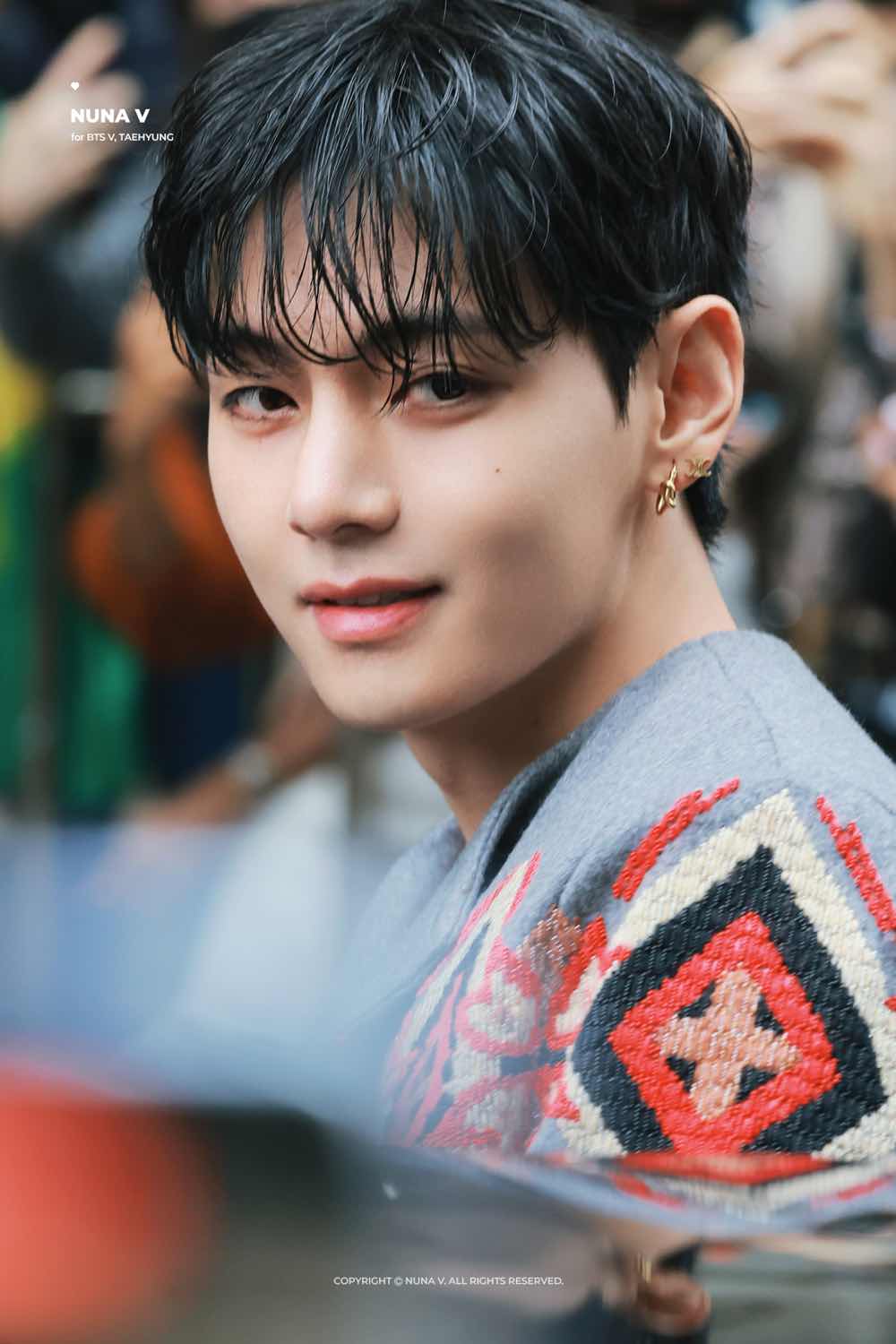 1a.420.v-bts-kim-taehyung-2025-truyen-thong-spotlight-vietnam